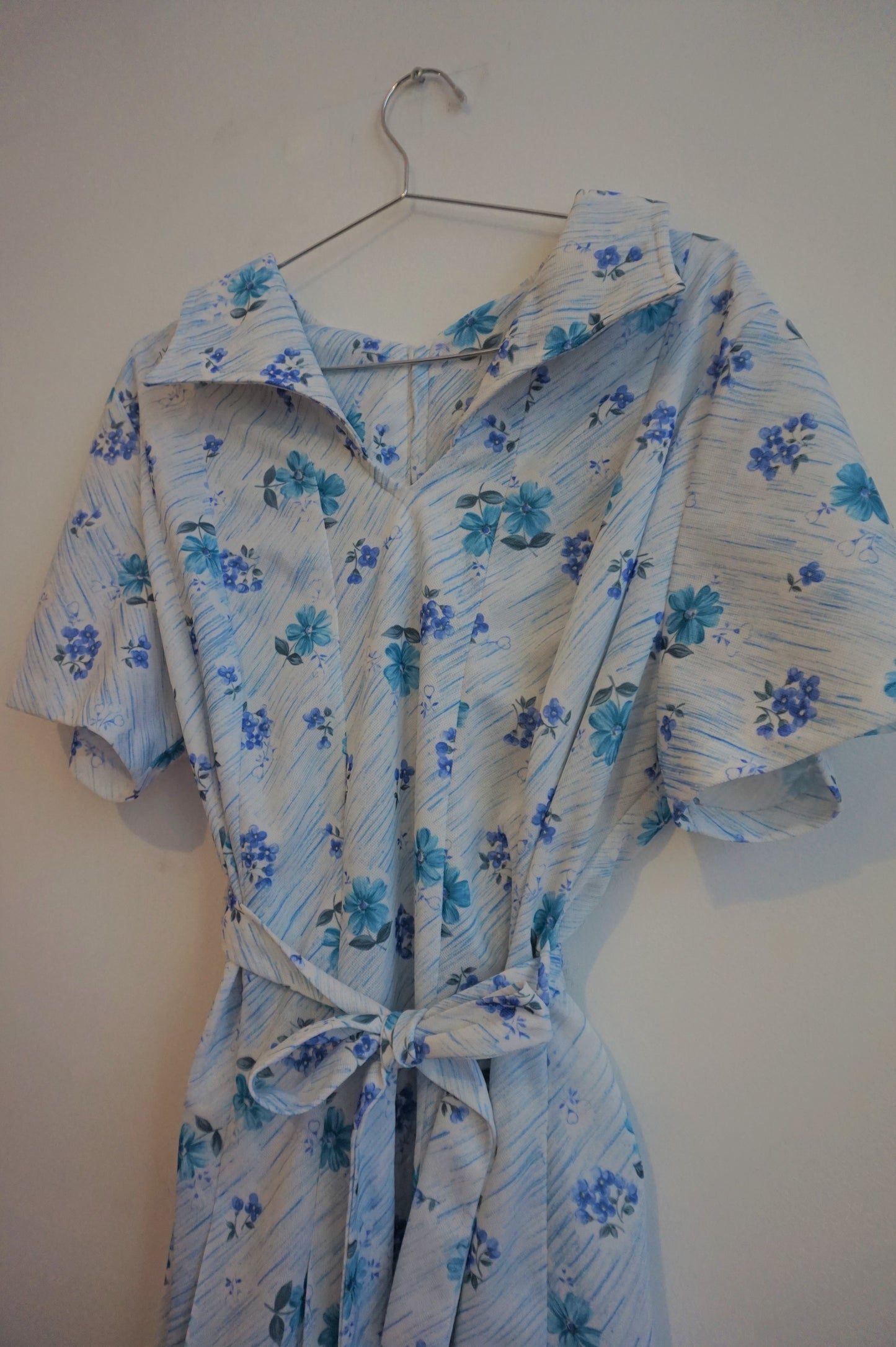 White 70's tea dress with blue floral pattern