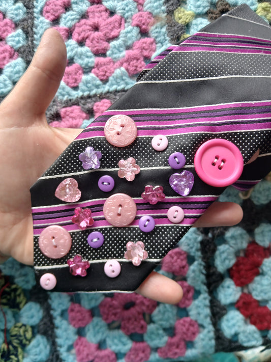 Altair Reworked Tie - buttons