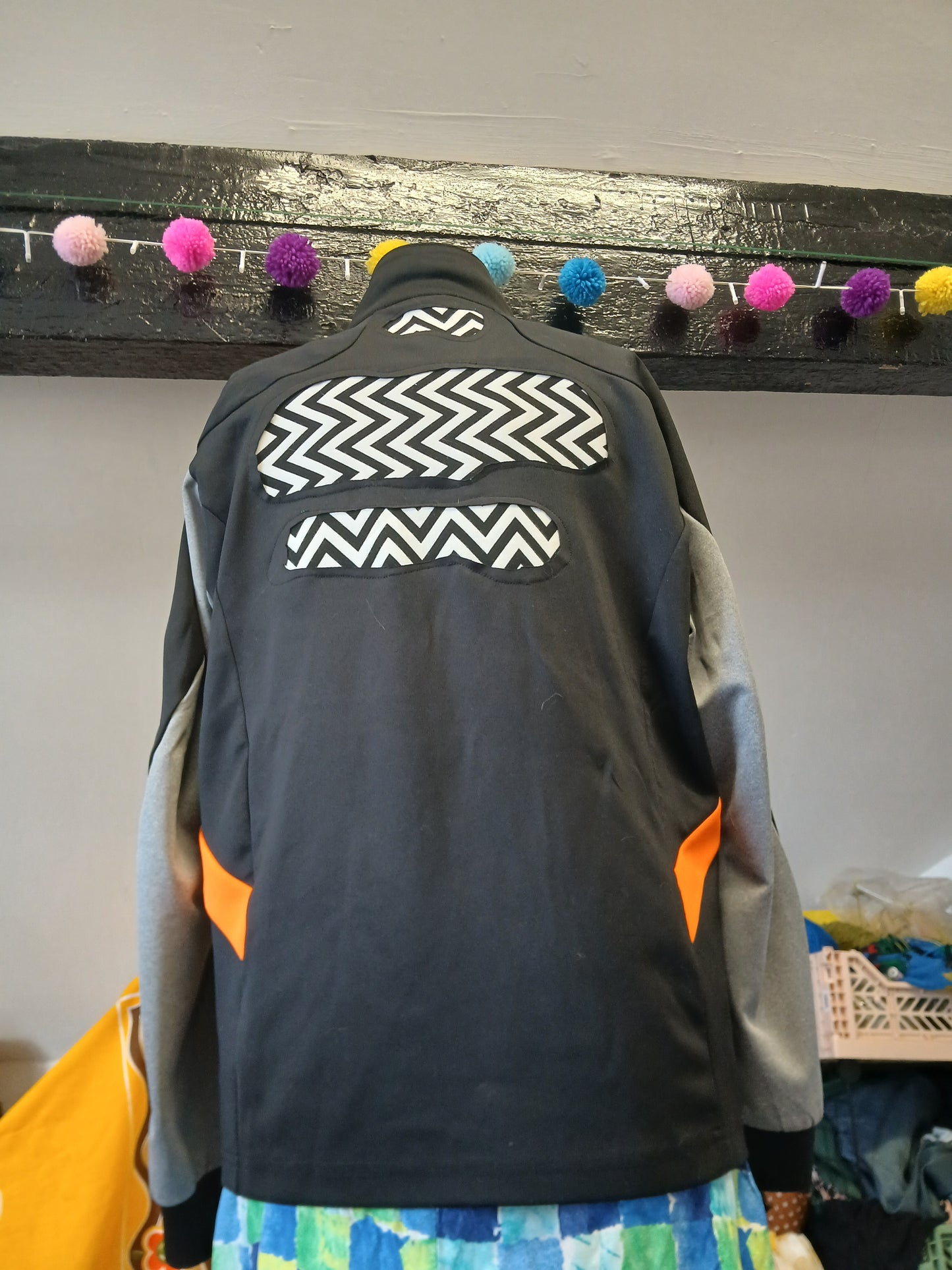 Reworked chevron sports zip up