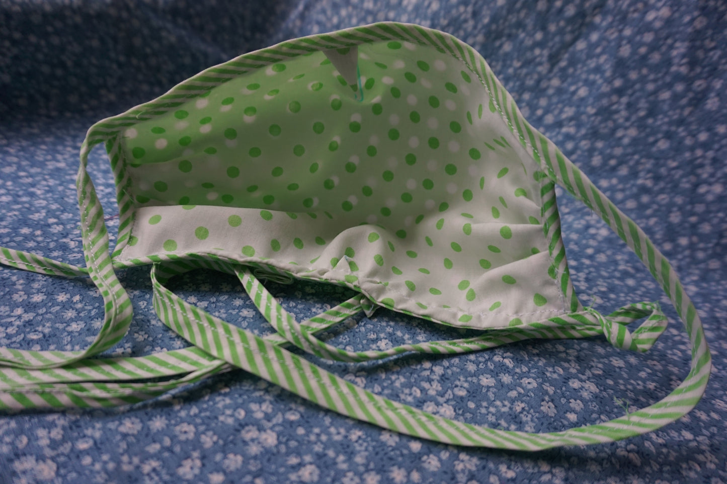 Vega Mask-green and white polka dot