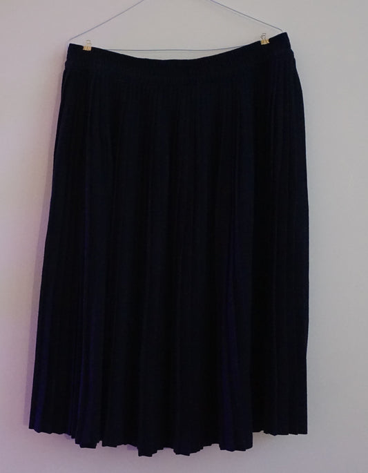80s Navy pleated skirt